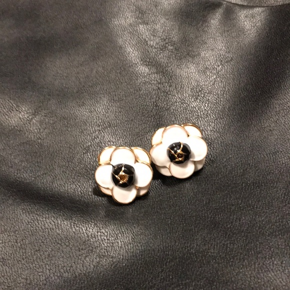 New - Picture 2 of 3